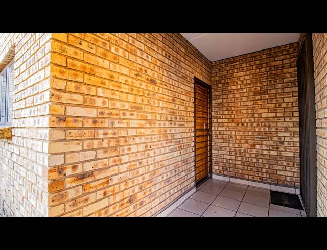 2 BEDROOM APARTMENT FOR SALE IN SOUTH CREST